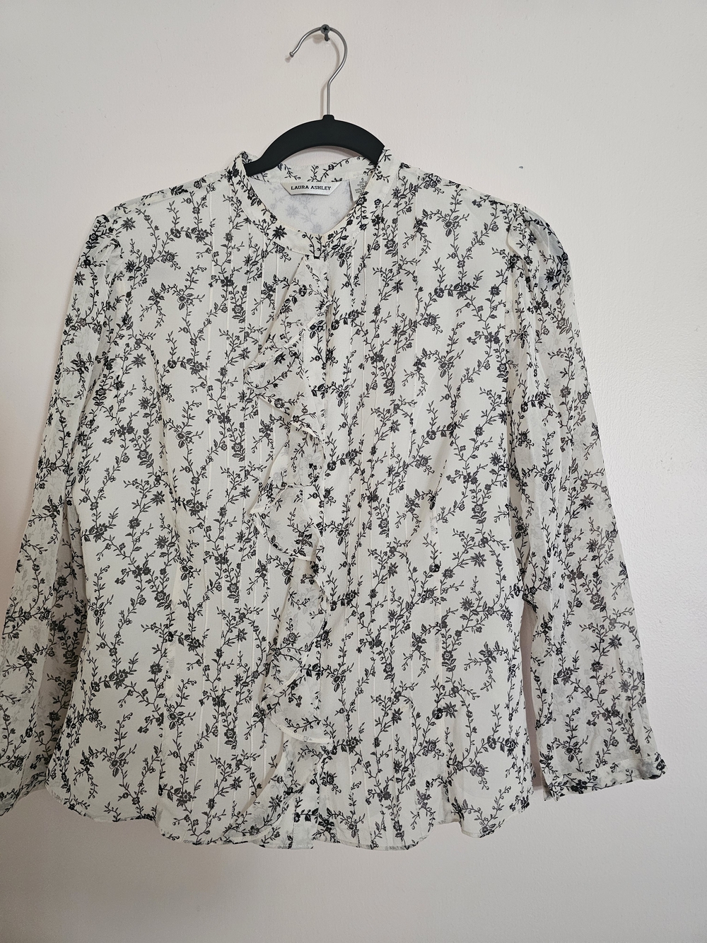 Laura Ashley Sz 6 100% Silk Cream Floral Ruffle Front Lined Blouse